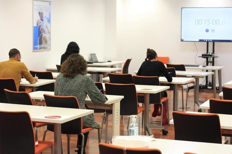<p> Alumnos del grupo educativo de formación abierta en España MasterD. Fuente: Europa Press </p>