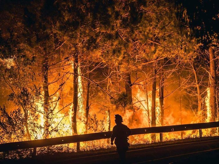 <p> Incendio en Boiro, Galicia </p>
