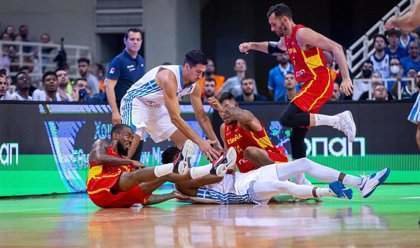 <p> La selección española de baloncesto cae ante Grecia en su primer test de preparación camino al Eurobasket 2022 - ALBERTO NEVADO/FEB </p>
