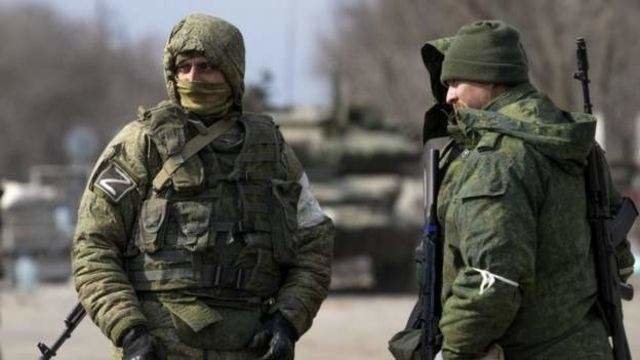 <p> Militares rusos en Ucrania </p>
