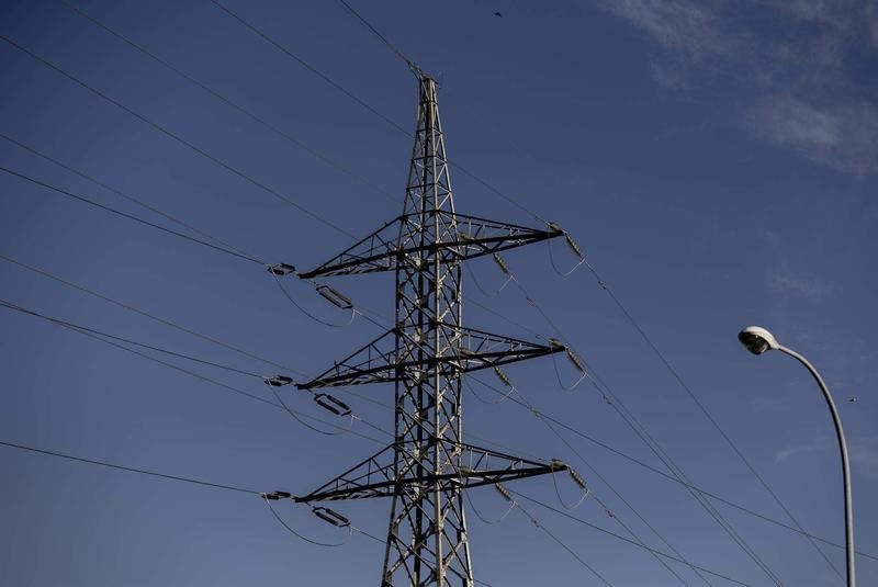 <p> Archivo - Una torre eléctrica, a 12 de noviembre de 2021, en Madrid, (España). - Eduardo Parra - Europa Press - Archivo </p>