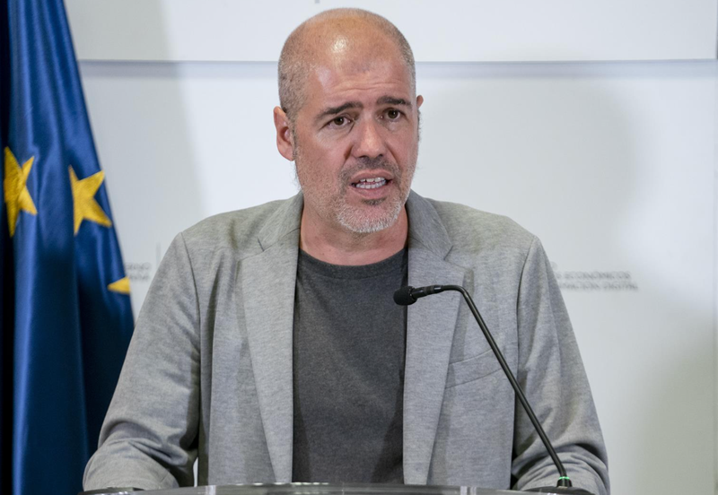 <p> El secretario general de Comisiones Obreras (CCOO), Unai Sordo, responde a los medios tras una reunión con la Mesa de Diálogo Social a 21 de septiembre de 2022, en Madrid - A. Pérez Meca - Europa Press </p>