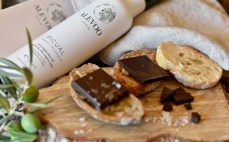 <p> Pan con chocolate y aceite de oliva: el manjar favorito de los más pequeños </p>