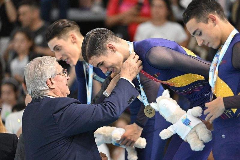  Pau García recibiendo la medalla de oro 