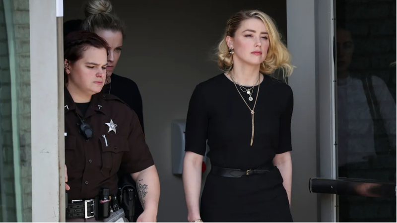  Amber Heard saliendo de los tribunales 