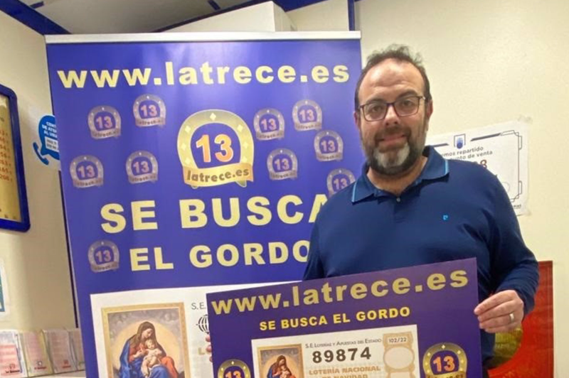  El lotero que dio el tercer premio del Sorteo de Navidad en 2021 esconde en su barrio de Almería 40 sobres para El Gordo 