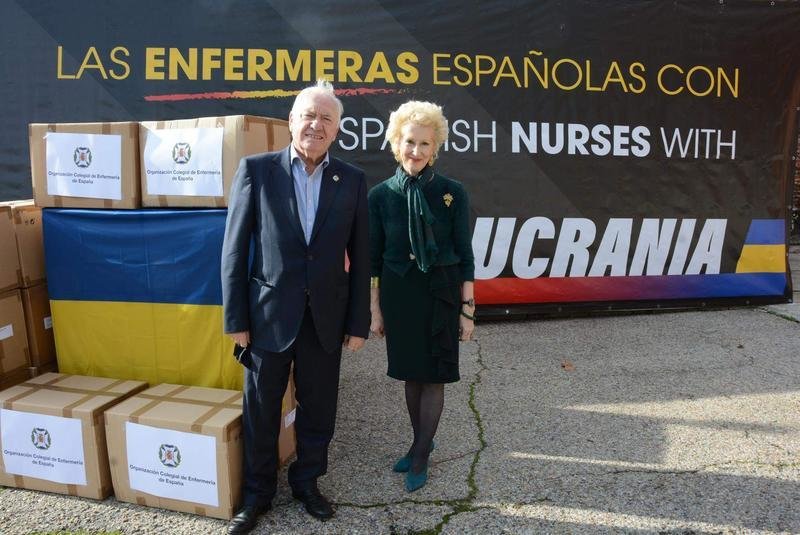  Los enfermeros donan a Ucrania dos toneladas de ropa témina para niños y adultos en situación de vulnerabilidad - CGE 