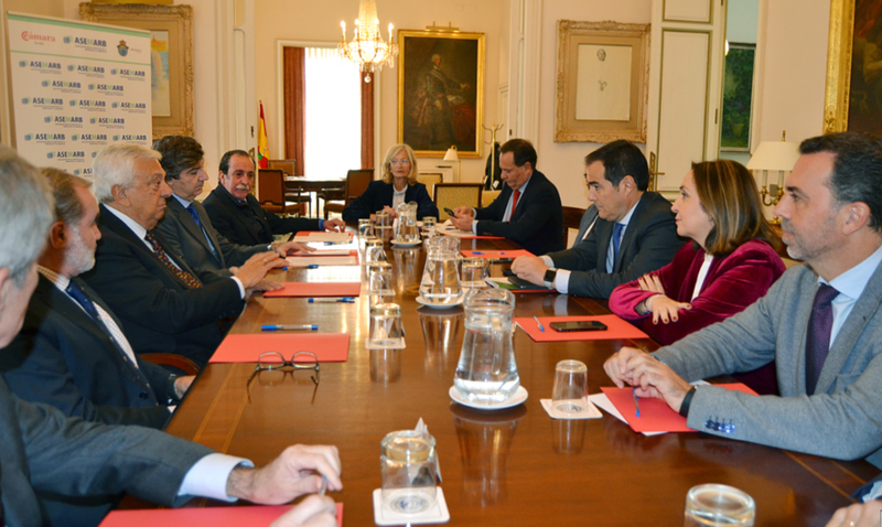  Nieto se ha reunido con el presidente de la Cámara de Comercio de Sevilla, Francisco Herrero, que también preside la Asociación para el Ejercicio de la Nediación y el Arbitraje (Asemarb). 