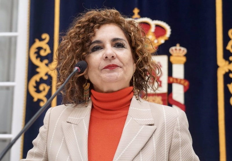  La ministra de Hacienda y Función Pública en una comparecencia ante los medios en la sede de la Delegación del Gobierno en Sevilla. - EDUARDO BRIONES 