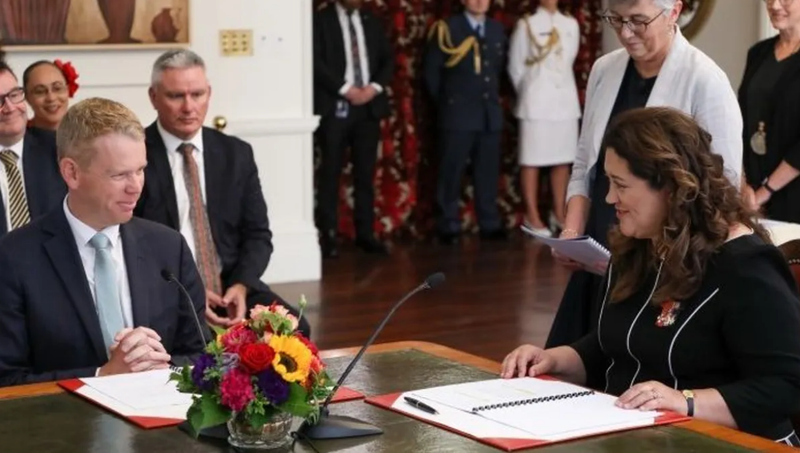  Chris Hipkins se convierte en el nuevo primer ministro de Nueva Zelanda tras jurar el cargo 