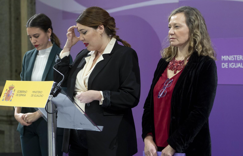  La secretaria de Estado de Igualdad, Ángela Rodríguez, junto a la ministra de Igualdad y la delegada del Gobierno contra la violencia de género. - Alberto Ortega - Europa Press 