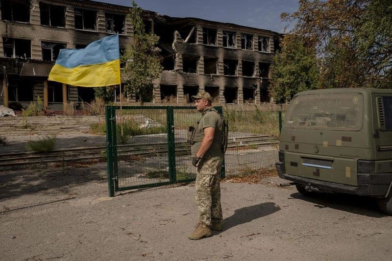  Un soldado ucraniano en Jarkov 