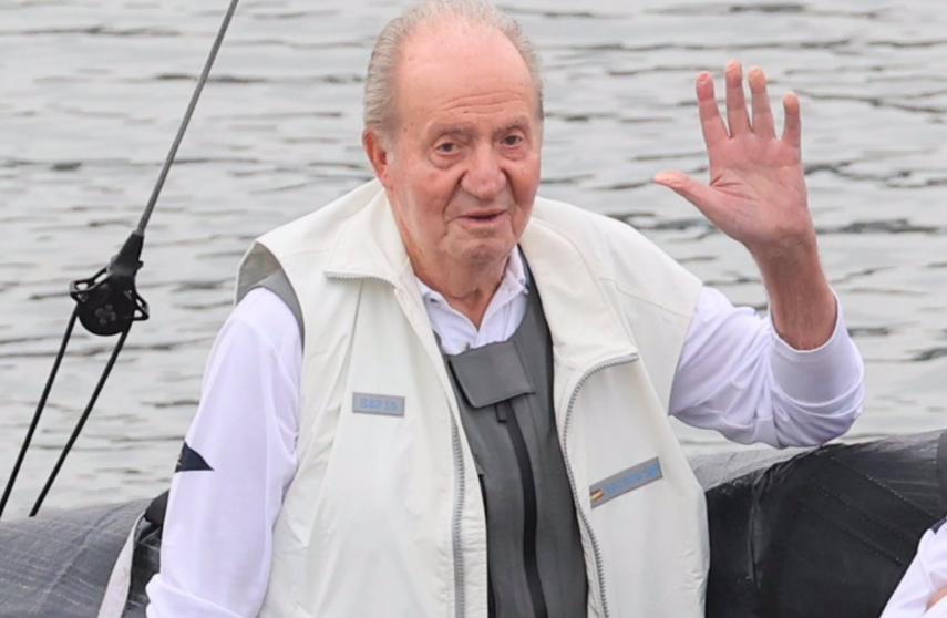  Archivo - El Rey Juan Carlos, durante su última visita a España, en mayo de 2022 en Sanxenxo - EUROPA PRESS - Archivo 