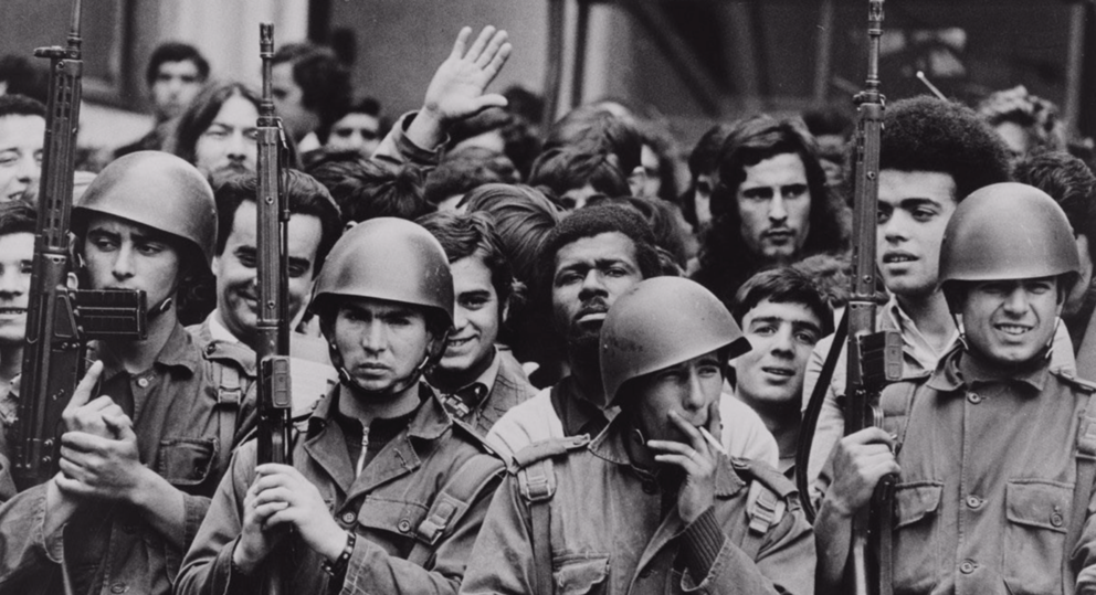  Soldados en la revolución de los Claveles - CIS /ALFREDO CUNHA 