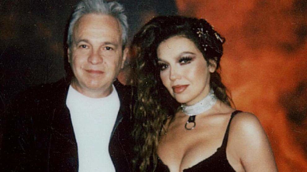  Thalía junto a David Summers 