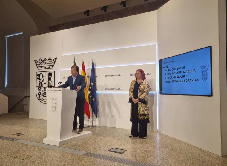  El presidente de la Junta de Extremadura, Guillermo Fernández Vara, informa de las ayudas aprobadas por el Ejecutivo regional para paliar las consecuencias de la sequía 