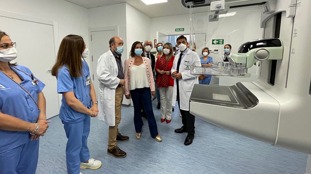  Catalina García, durante su visita a la Unidad diagnóstica de mama del Hospital San Juan de la Cruz de Úbeda. 