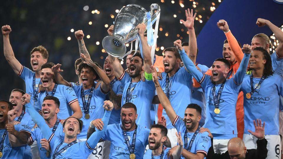  El Manchester City levantando su primera Champions League 