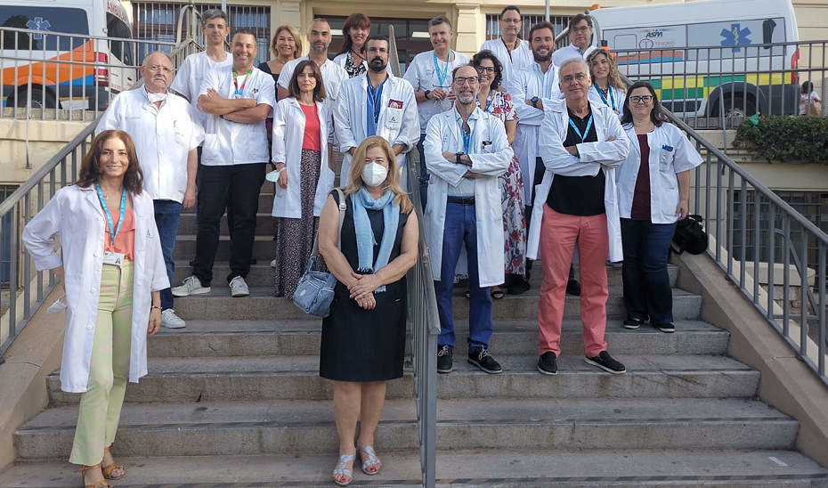  Equipo de investigadores del Instituto de Investigación Biomédica de Málaga (IBIMA) y del Hospital Regional Universitario de Málaga, que han descubierto la proteína que combate los virus del COVID-19 y del VIH 