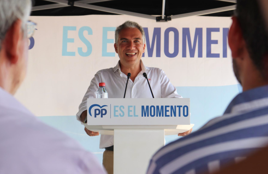  El coordinador general del PP y candidato de la formación por Málaga al Congreso, Elías Bendodo, en un acto en Manilva. - PP MÁLAGA 