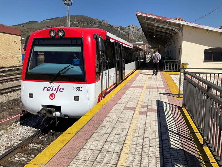  Renfe renueva la imagen de los trenes de Cercanías de Ancho Métrico de la línea León-Guardo 