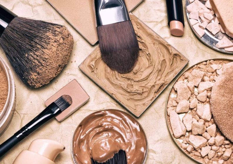  Es necesario limpiar las brochas de maquillaje para evitar que perjudicen a nuestra piel por la suciedad acumulada - CORTESÍA DRUNI 