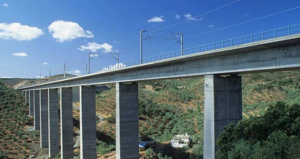  Viaducto de la línea de AVE Sevilla-Madrid a su paso por la provincia de Córdoba. - ADIF 