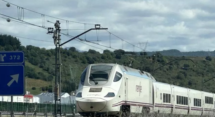  Tren Alvia que recorrerá la Variante Pajares desde el 30 de noviembre 