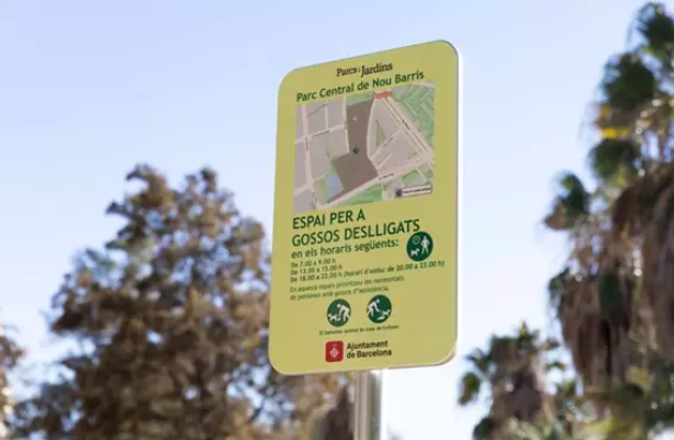  El Ayuntamiento de Barcelona explica que desde junio equipos de informadores se han desplegado en estas zonas para dar a conocer la normativa" de las "zonas de uso compartido" 