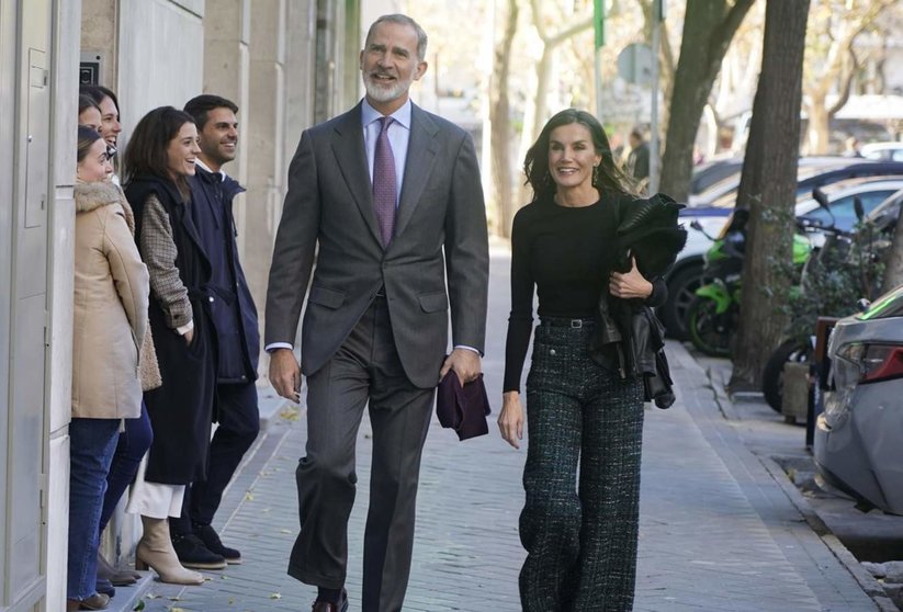  El Rey Felipe y la Reina Letizia llegan al restaurante. - Ángel Díaz Briñas - Europa Press 