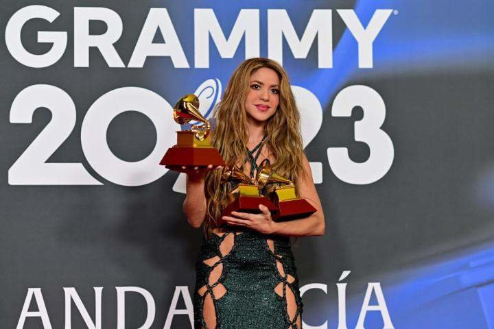  Shakira con sus Latin Grammy 