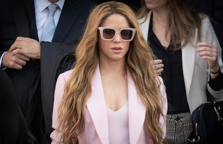  La cantante Shakira, a su salida de la de Barcelona el día que comienza su juicio, a 20 de noviembre de 2023, en Barcelona, Catalunya (España). - David Zorrakino - Europa Press 