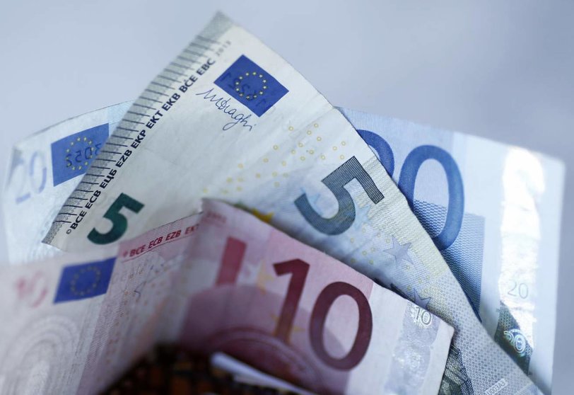  Archivo - Billetes, monedas, euros, euro, dinero - EUROPA PRESS - Archivo 