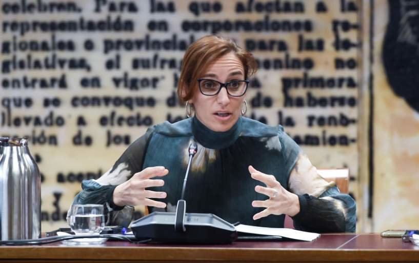  La ministra de Sanidad, Mónica García, comparece durante una Comisión de Sanidad, en el Senado, a 14 de marzo de 2024, en Madrid (España). 