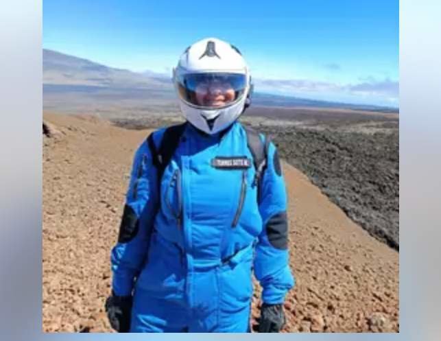  La astronauta análoga cordobesa Mariló Torres en su misión en la ladera de un volcán de Hawái.<br>- MARILÓ TORRES/EP 