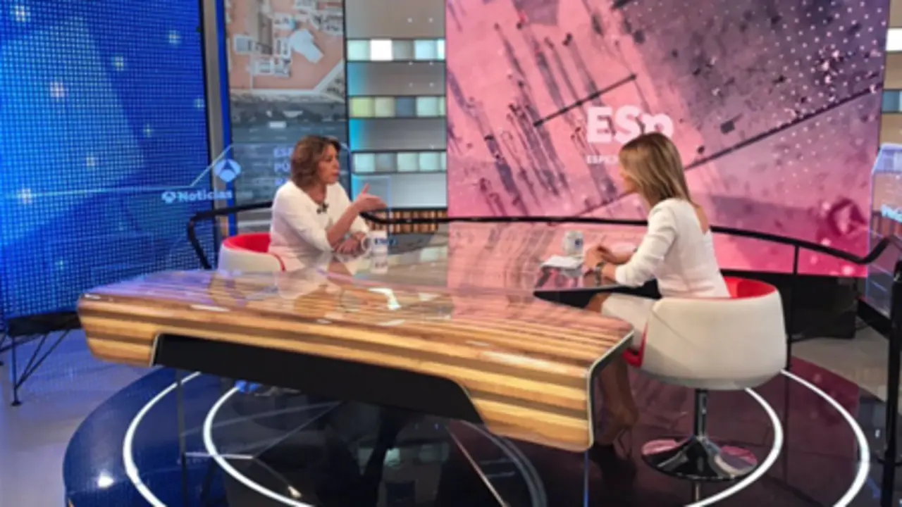  Susana D&iacute;az, este lunes, durante la entrevista en Antena 3. 