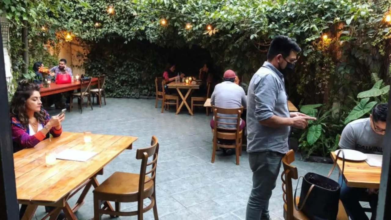 Imagen de la terraza de Pizzer&iacute;a Local. INSTAGRAM @pizza_local