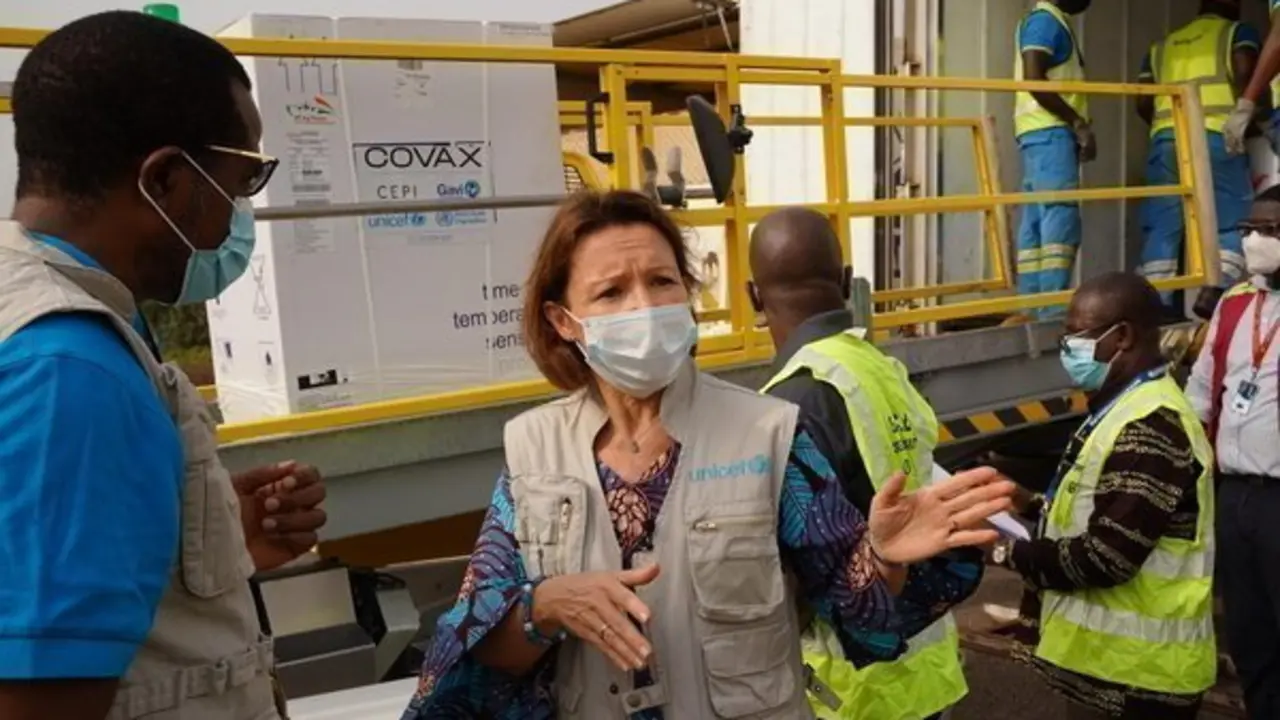  Ghana recibe un primer env&iacute;o hist&oacute;rico de vacunas COVAX. // Twitter 
