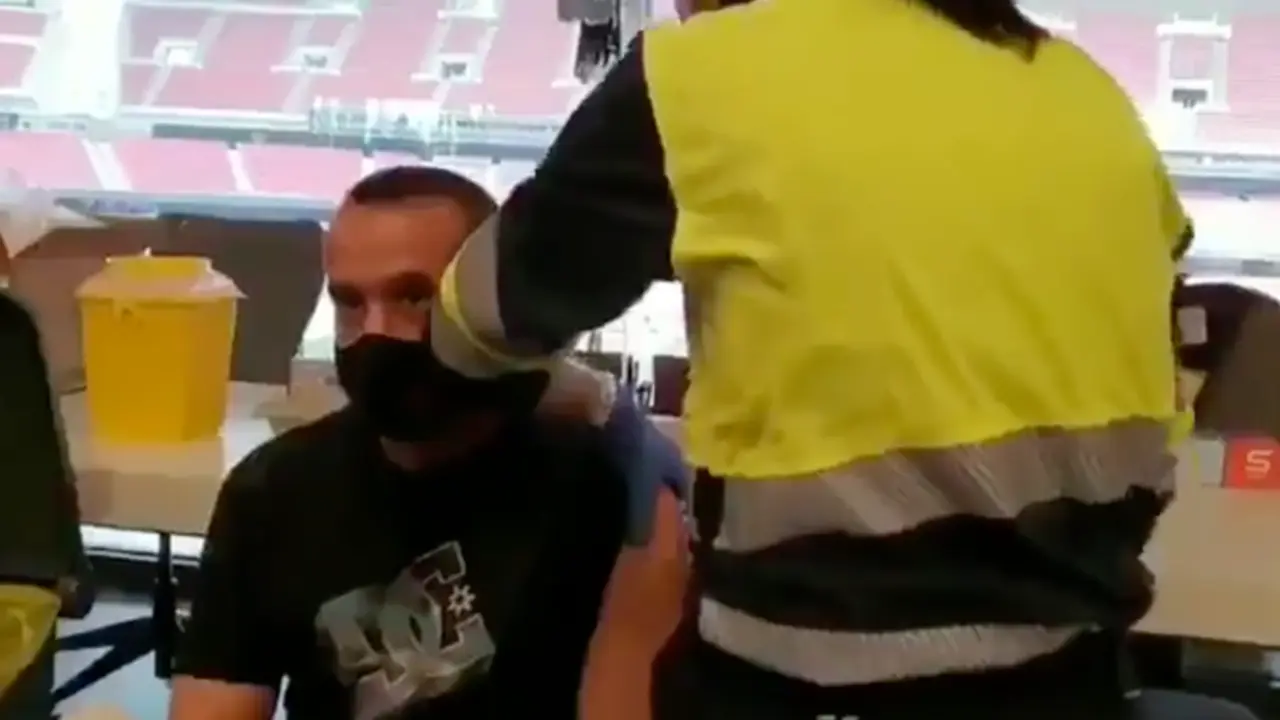  Vacunaci&oacute;n en el Wanda. @sherlockholmix 