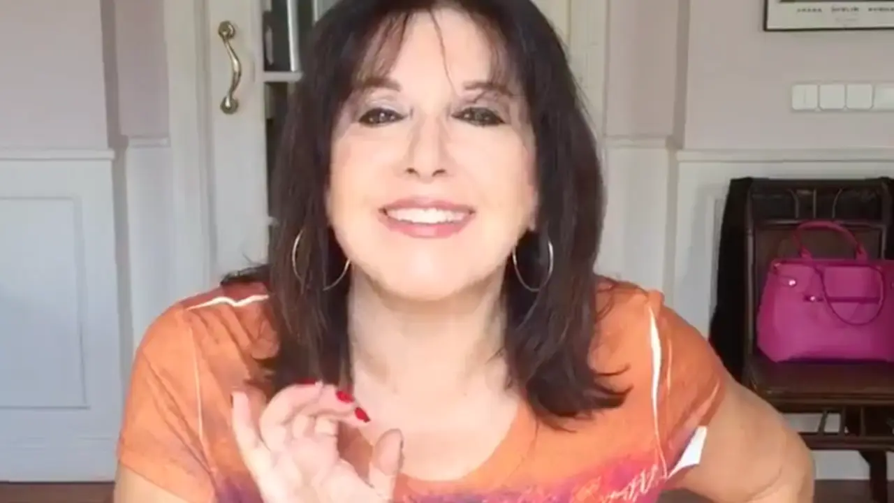  Loles Le&oacute;n en una captura de v&iacute;deo en Twitter 