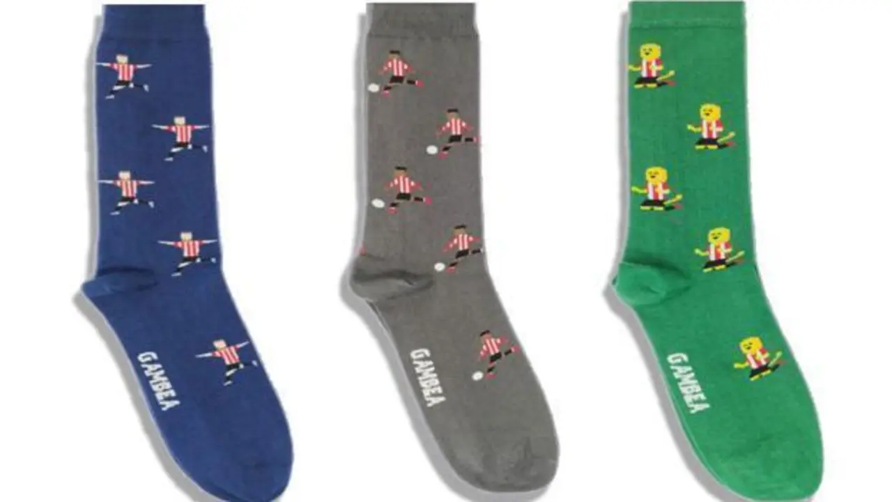  Calcetines solidarios contra el c&aacute;ncer infantil. // 