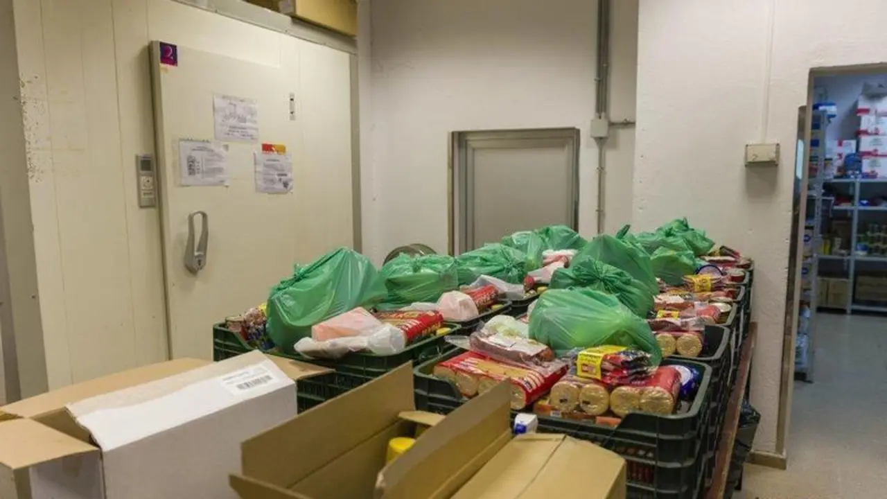  Reparto de alimentos 