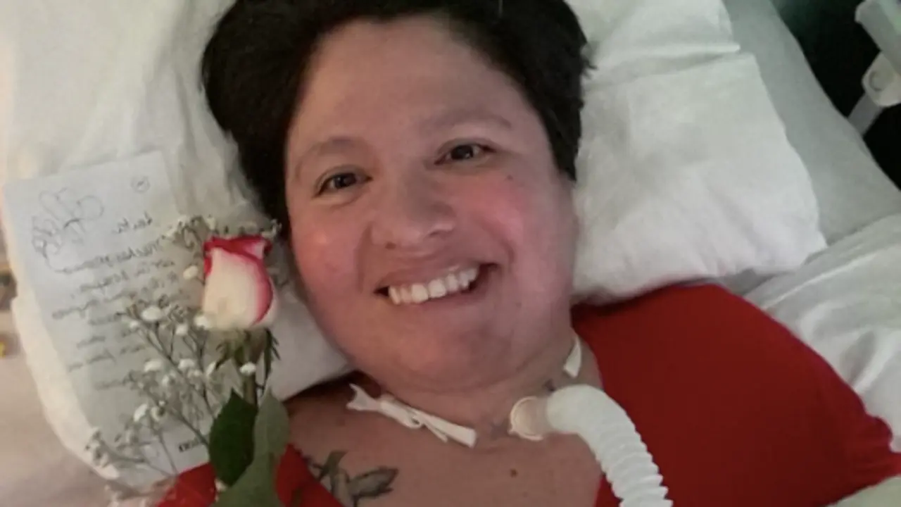  Twitter: @anaestradau 