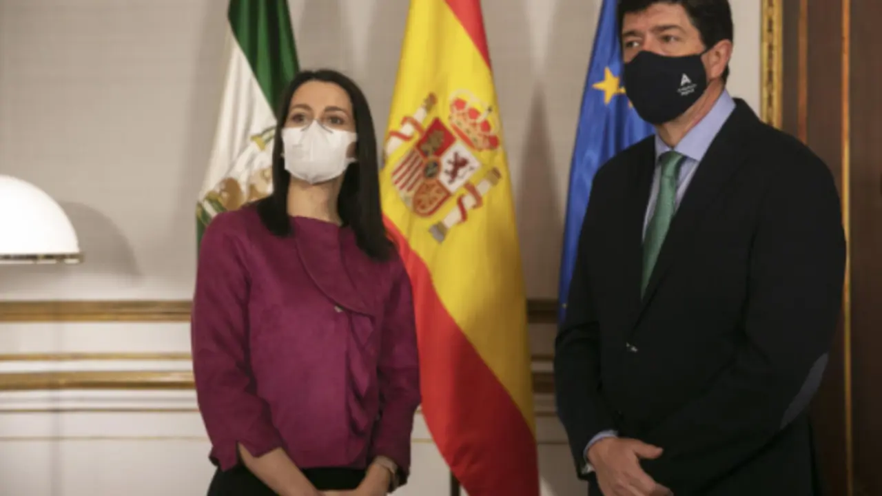  La presidenta de Ciudadanos (Cs), In&eacute;s Arrimadas, y el vicepresidente de la Junta, Juan Mar&iacute;n, el pasado 20 de enero. 