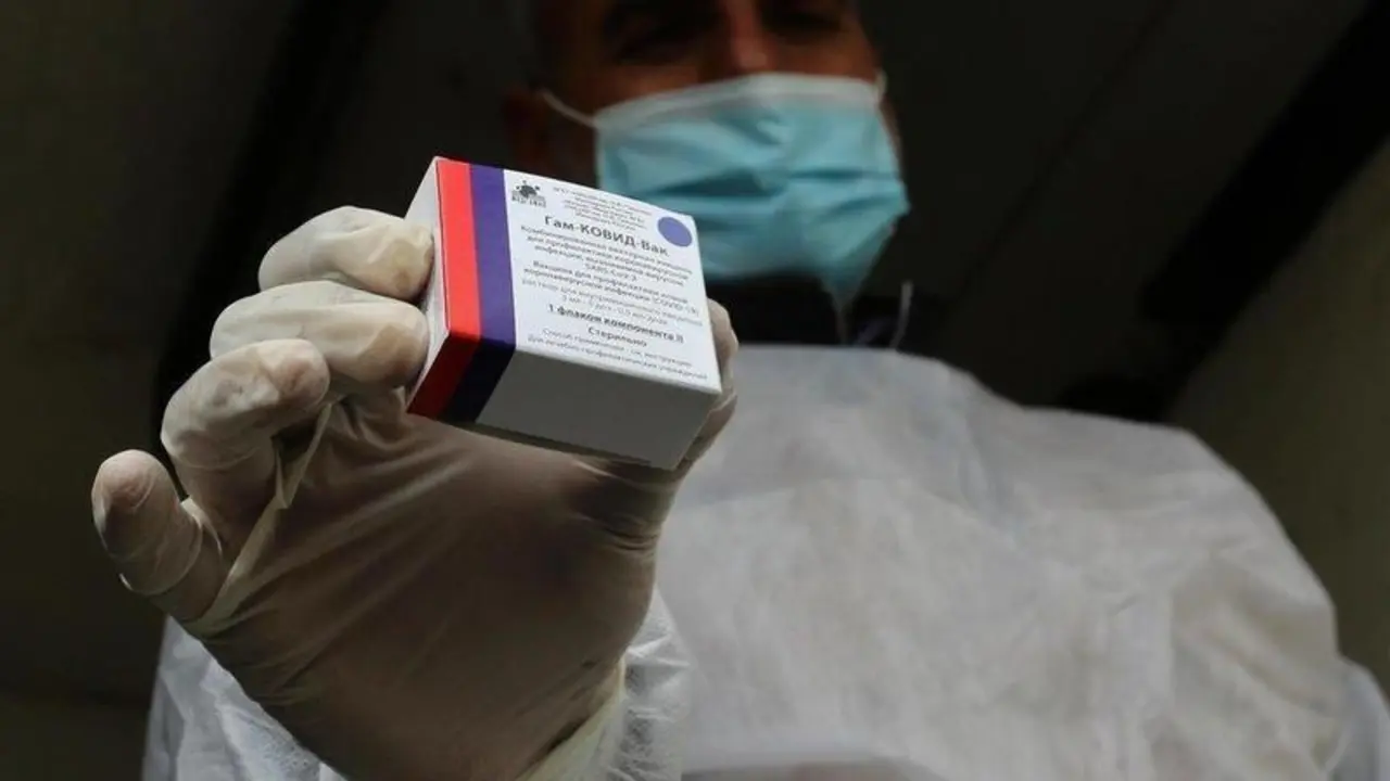 Vacuna rusa Sputnik V COVID-19. // EP 