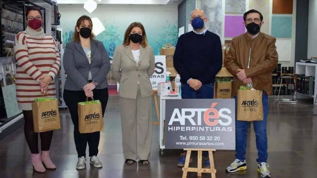  En Facebook: Hiperpinturas Art&eacute;s Hijo S.L. 