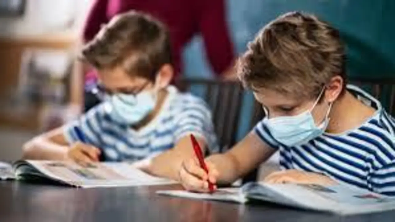  ni&ntilde;os en los colegios 