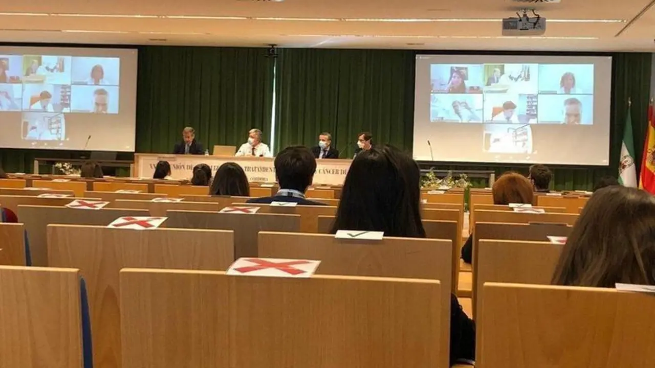  M&aacute;s de 150 especialistas del pa&iacute;s analizan los avances en el c&aacute;ncer de pulm&oacute;n 