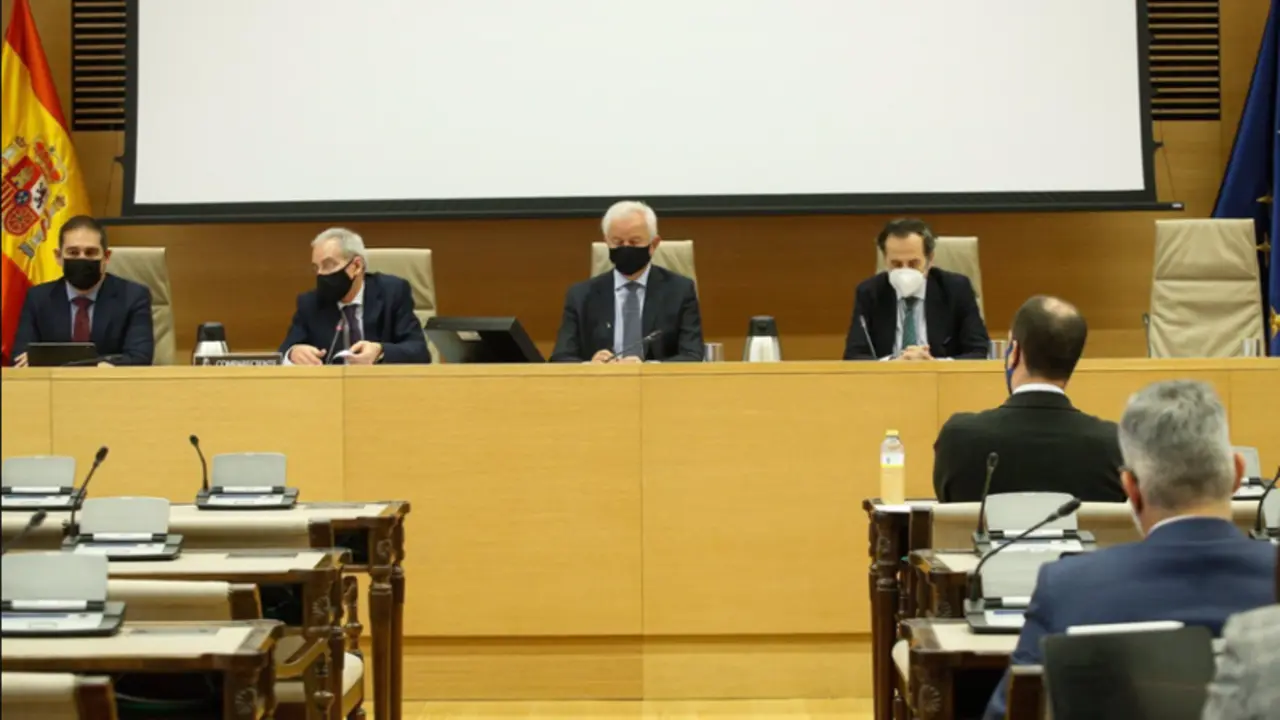  Comisi&oacute;n de Hacienda 