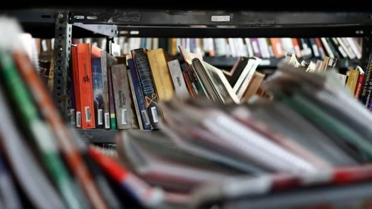  Libros de una biblioteca municipal. 